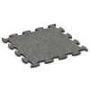 Fitness Active dalle de WARCO en couleur Granit gris foncé au format 98 x 98 x 2,8 cm. La photo de l’article 6850 dans la vue complète de face.