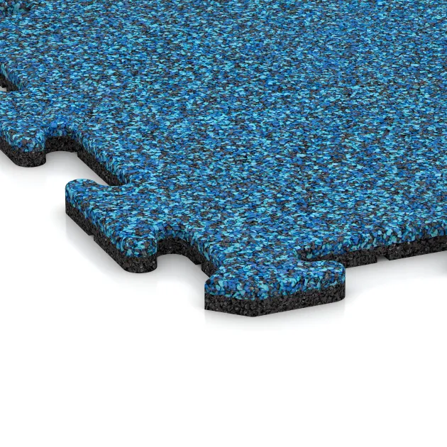 La vue détaillée sur les bords du produit WARCO 0053, Dalle clipsable de terrasse, au format 500 x 500 x 18 mm, en couleur Atlantique.