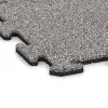 La vue détaillée sur les bords du produit WARCO 4585, Dalle sportive 1,8 cm, au format 500 x 500 x 18 mm, en couleur Gris mélange.