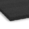 La vue détaillée sur les bords du produit WARCO 3640, Tapis d’écurie HD, au format 100 x 100 x 4 cm, en couleur Anthracite.