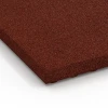 La vue détaillée sur les bords du produit WARCO 6649, Dalle d'écurie Confort, au format 100 x 50 x 5 cm, en couleur Rouge brique.