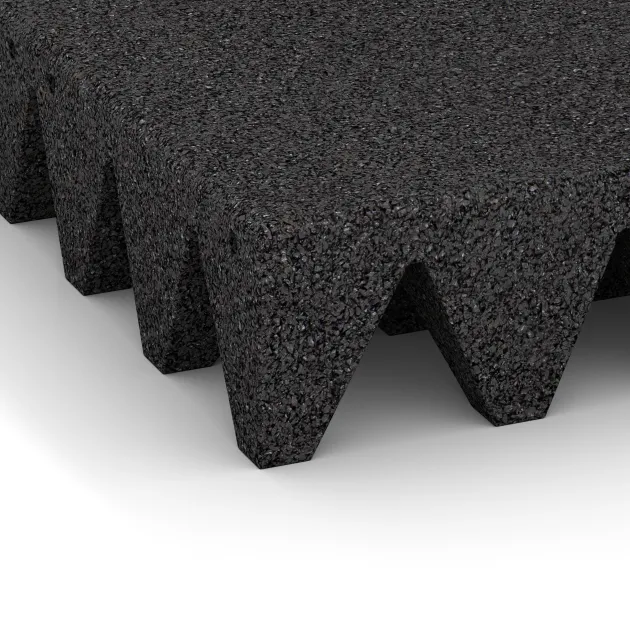 La vue détaillée sur les bords du produit WARCO 3836, Dalle antichoc, au format 500 x 500 x 100 mm, en couleur Noir.