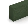 La vue détaillée sur les bords du produit WARCO 7030, Bloc de marche en caoutchouc, au format 100 x 30 x 15 cm, en couleur Vert herbe.