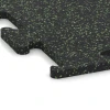 La vue détaillée sur les bords du produit WARCO 6979, Fitness Performance Elite Revêtement Sportif, au format 100 x 100 x 2 cm | 1,00 m², en couleur Vert doux moucheté.