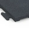 La vue détaillée sur les bords du produit WARCO 6978, Dalle de sol fitness Classic, au format 50 x 50 x 3 cm | 0,25 m², en couleur Gris ardoise.