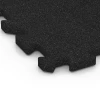 La vue détaillée sur les bords du produit WARCO 6987, Dalles de terrain multisport, au format 50 x 50 x 3 cm | 0,25 m², en couleur Anthracite.
