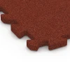 La vue détaillée sur les bords du produit WARCO 6989, Dalles de terrain multisport, au format 50 x 50 x 3 cm | 0,25 m², en couleur Rouge brique.