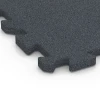 La vue détaillée sur les bords du produit WARCO 6993, Dalles de terrain multisport, au format 50 x 50 x 3 cm | 0,25 m², en couleur Gris ardoise.