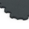 La vue détaillée sur les bords du produit WARCO 6322, Tapis de Protection Fitness, au format 102,5 x 102,5 x 3 cm | 1,05 m², en couleur Anthracite.