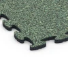 La vue détaillée sur les bords du produit WARCO 6762, Dalle bord de piscine, au format 44,6 x 44,6 x 1,8 cm, en couleur Gazon anglais.