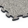 La vue détaillée sur les bords du produit WARCO 6914, Dalle clipsable sol d'exposition, au format 44,6 x 44,6 x 1,8 cm, en couleur Granit gris.