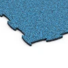 La vue détaillée sur les bords du produit WARCO 6839, Fitness Active dalle, au format 97,1 x 97,1 × 1,8 cm, en couleur Atlantique.