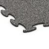 La vue détaillée sur les bords du produit WARCO 6904, Sol agility intérieur chien, au format 98 x 98 × 1,8 cm, en couleur Granit gris foncé.