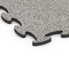 La vue détaillée sur les bords du produit WARCO 6887, Dalle Fitness Max, au format 98 x 98 x 2,8 cm, en couleur Granit gris.