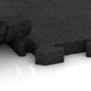 Le gros plan sur le système de connexion des revêtements de sol WARCO 4070 - Dalle polyvalente pour chiens en couleur Anthracite. Les dimensions 100 x 100 x 4 cm | 1,00 m².