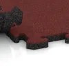 Le gros plan sur le système de connexion des revêtements de sol WARCO 5297 - Dalle plage de piscine en couleur Rouge corail. Les dimensions 500 x 500 x 30 mm.