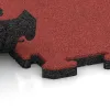 Le gros plan sur le système de connexion des revêtements de sol WARCO 5295 - Dalle plage de piscine en couleur Rouge corail. Les dimensions 500 x 500 x 30 mm.
