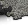 Le gros plan sur le système de connexion des revêtements de sol WARCO 0139 - Tapis de fitness 18 mm en couleur Granit gris. Les dimensions 50 x 50 x 1,8 cm | 0,25 m².