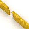 Le gros plan sur le système de connexion des revêtements de sol WARCO 4288 - Plinthe en couleur Jaune Citron. Les dimensions 750 x 80 x 20 mm.