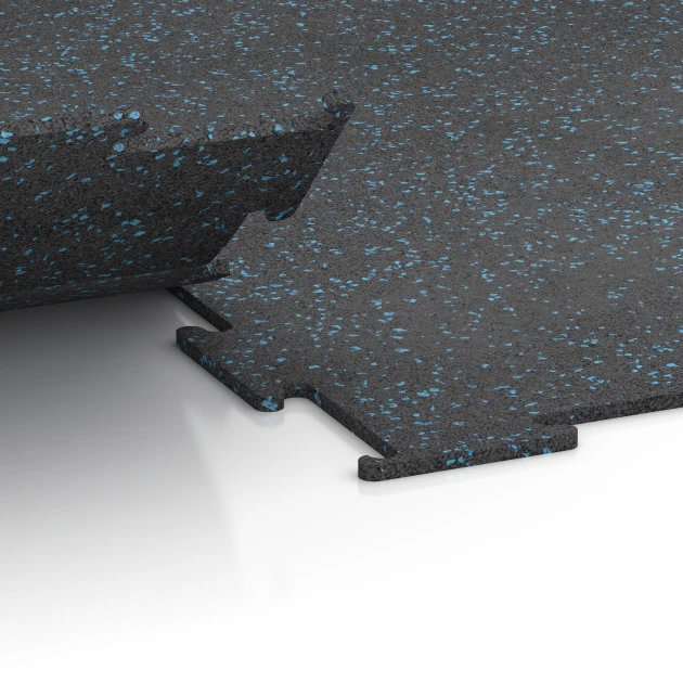 Le gros plan sur le système de connexion des revêtements de sol WARCO 6451 - Sol de Fitness Compact en couleur Bleu doux moucheté. Les dimensions 100 × 100 × 0,8 cm.