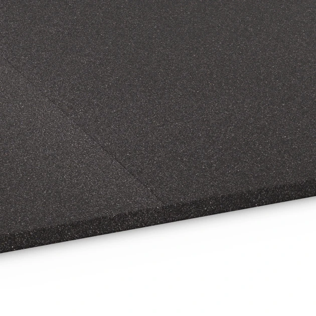 Le gros plan sur le système de connexion des revêtements de sol WARCO 6655 - Dalle de sous-couche Cl. 1 en couleur Anthracite. Les dimensions 104 x 104 x 1,8 cm.