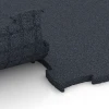Le gros plan sur le système de connexion des revêtements de sol WARCO 6963 - Fitness Premium sol sportif en couleur Anthracite. Les dimensions 99 x 99 x 2,8 cm.