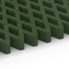 Le gros plan sur le système de connexion des revêtements de sol WARCO 7014 - Dalle gazon antichute en couleur Vert herbe. Les dimensions 100 × 100 × 8 cm.