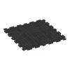 La vue du dessous ou de la face inférieure, c’est-à-dire la face inférieure de la pièce moulée WARCO 3953 - Dalle polyvalente pour chiens au format 100 x 100 x 1,8 cm | 1,00 m².