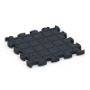 La vue du dessous ou de la face inférieure, c’est-à-dire la face inférieure de la pièce moulée WARCO 6958 - Fitness Premium sol sportif au format 28,9 x 28,9 x 1,8 cm.