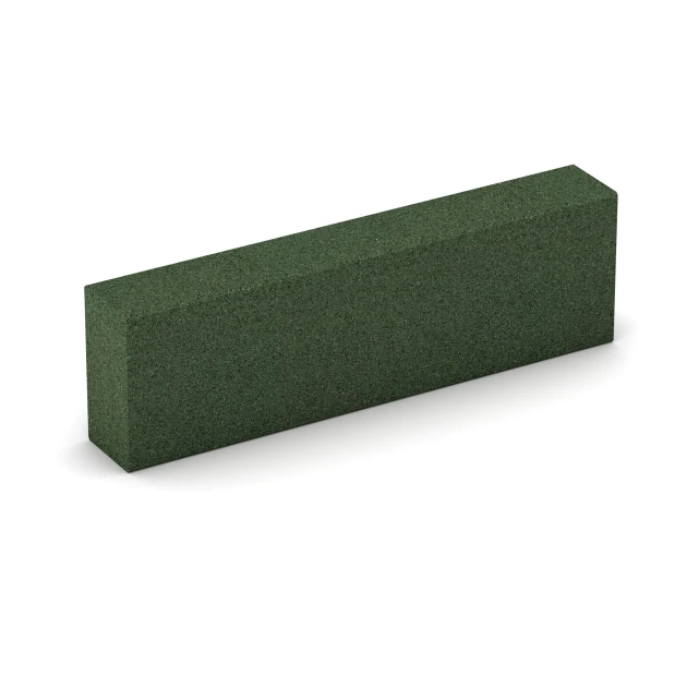 La photo de la face arrière asymétrique d’un produit WARCO 7030: Bloc de marche en caoutchouc, en couleur Vert herbe, dans les dimensions 100 x 30 x 15 cm.